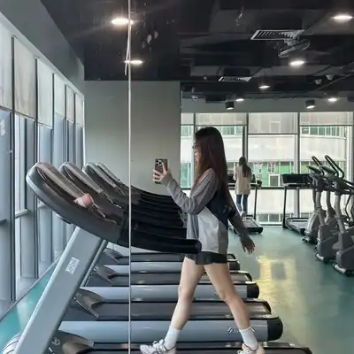 史宏
